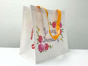 RPET reusable white shopping bag with flower design - K015