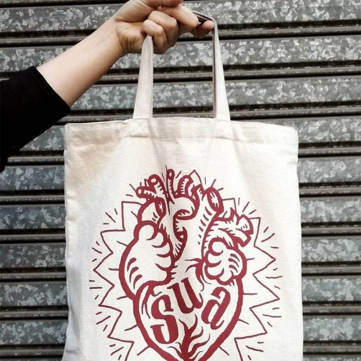How to decorate canvas tote bags